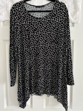 Coco Bianco Black and White Abstract Print Long Sleeve Tunic; Women’s M/L